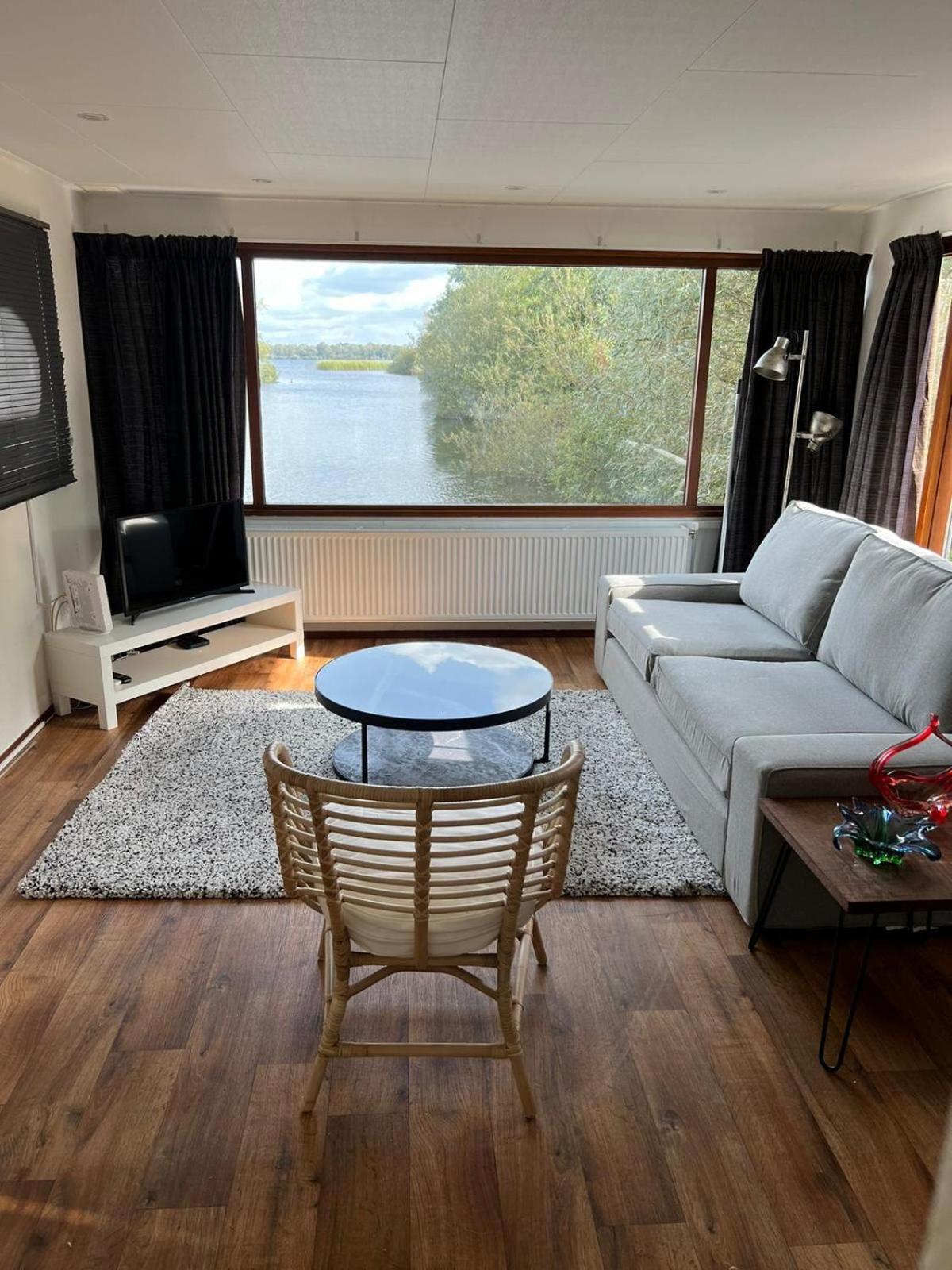 Hotel C'Est La Vie Houseboat Nederhorst den Berg Exterior foto